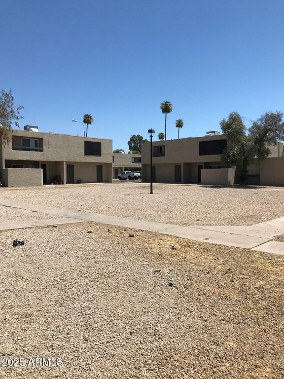 2664 N 43rd Avenue Apt B, Phoenix, AZ 85009