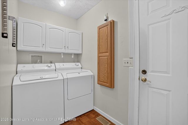 1310 Glenhurst Lane, East Lansing, MI 48823