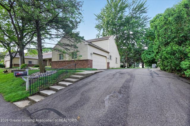 1310 Glenhurst Lane, East Lansing, MI 48823