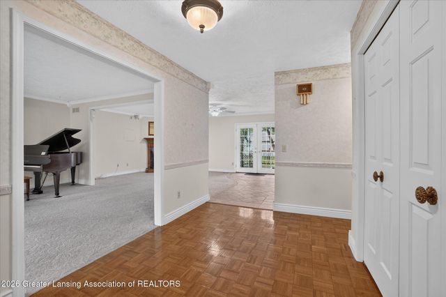 1310 Glenhurst Lane, East Lansing, MI 48823