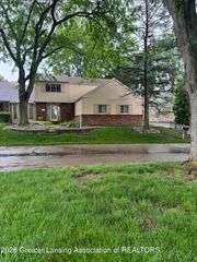 1310 Glenhurst Lane, East Lansing, MI 48823