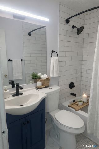 149 Canton Street 18, West Haven, CT 06516