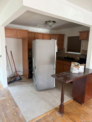 6140 173rd Street, Fresh Meadows, NY 11365