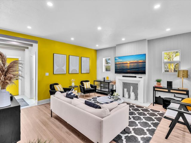 525 Westwood Road, West Palm Beach, FL 33401