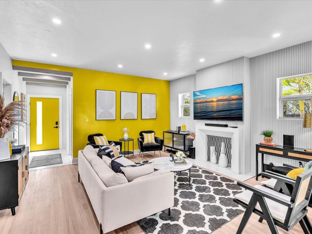 525 Westwood Road, West Palm Beach, FL 33401