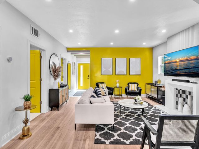 525 Westwood Road, West Palm Beach, FL 33401