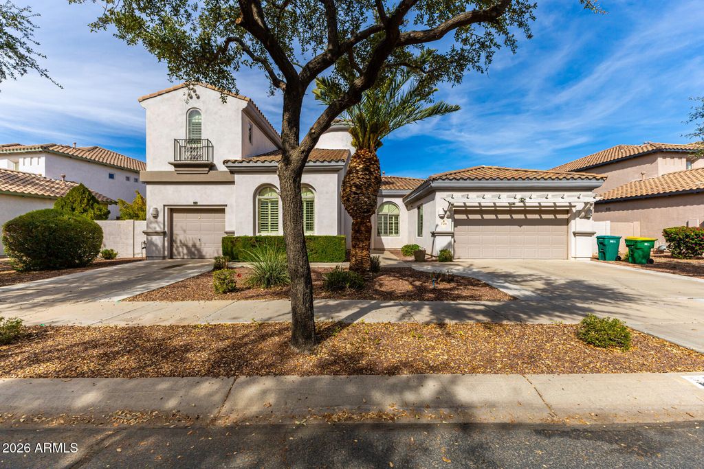 724 W MESQUITE Lane, Litchfield Park, AZ 85340 — exterior
