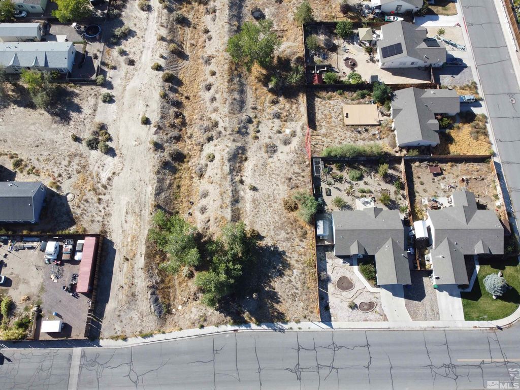 Image 17 of property listing at 698 Jenny's Lane, Fernley, NV 89408