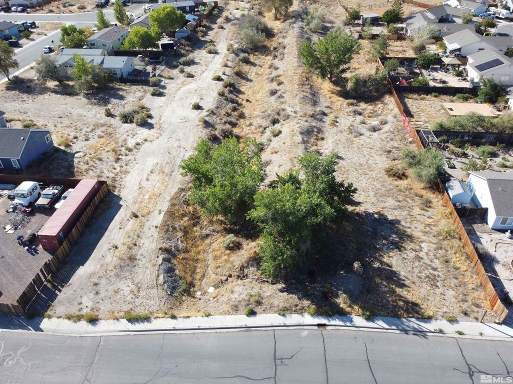 Image 21 of property listing at 698 Jenny's Lane, Fernley, NV 89408