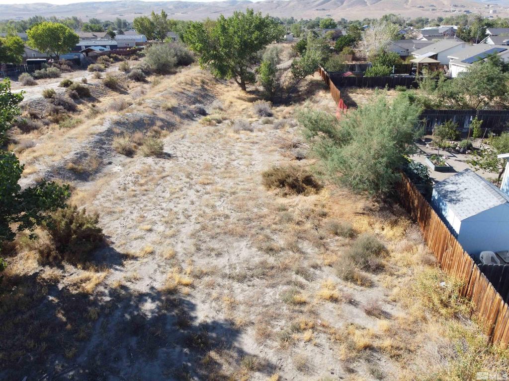Image 25 of property listing at 698 Jenny's Lane, Fernley, NV 89408