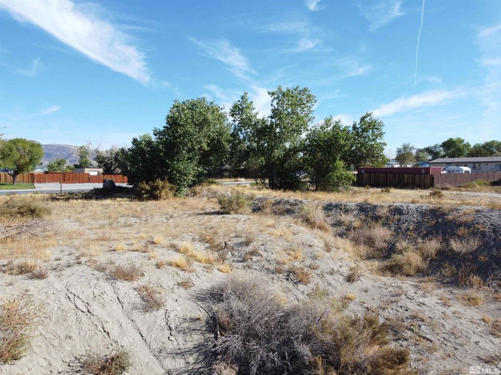 Image 28 of property listing at 698 Jenny's Lane, Fernley, NV 89408