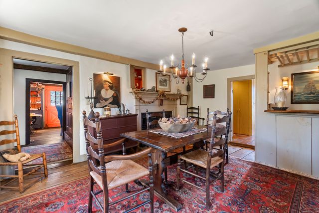 20 Taunton Hill Road, Newtown, CT 06470
