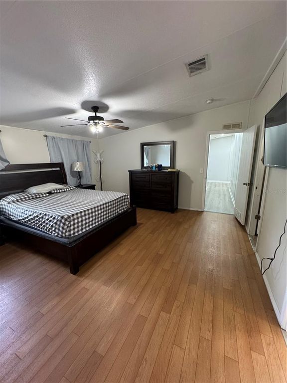 Image 41 of property listing at 18806 MONROE AVENUE, Orlando, FL 32820