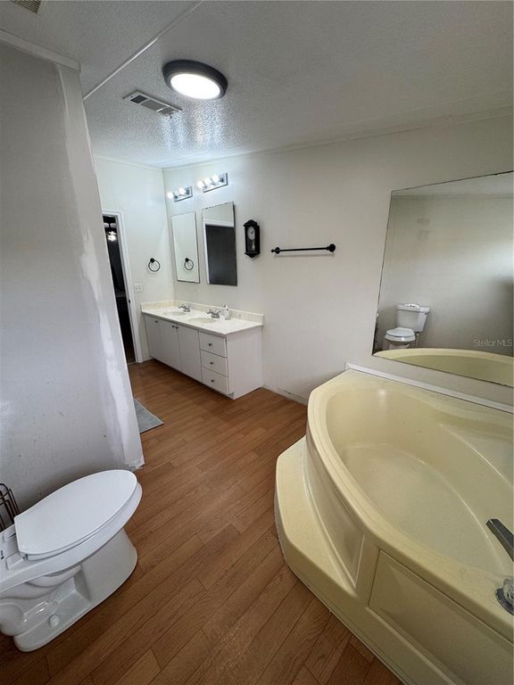 Image 47 of property listing at 18806 MONROE AVENUE, Orlando, FL 32820