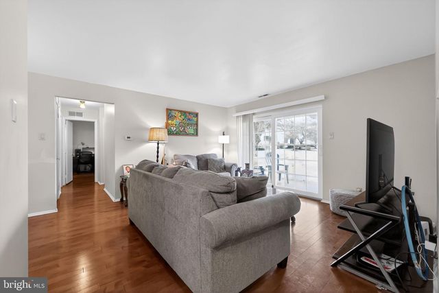 5305-A ADELAIDE DR, Mount Laurel, NJ 08054