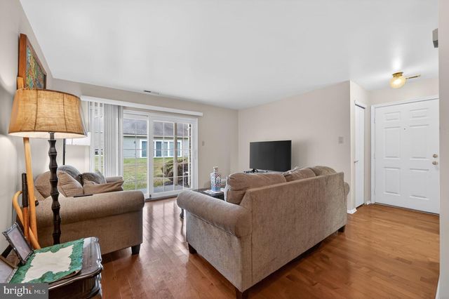 5305-A ADELAIDE DR, Mount Laurel, NJ 08054