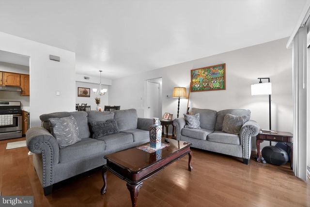 5305-A ADELAIDE DR, Mount Laurel, NJ 08054