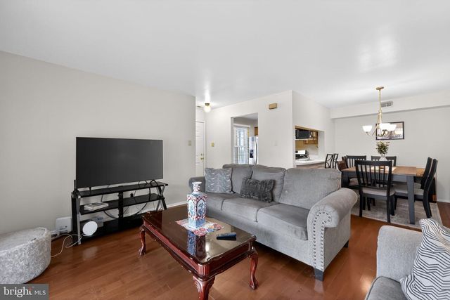 5305-A ADELAIDE DR, Mount Laurel, NJ 08054