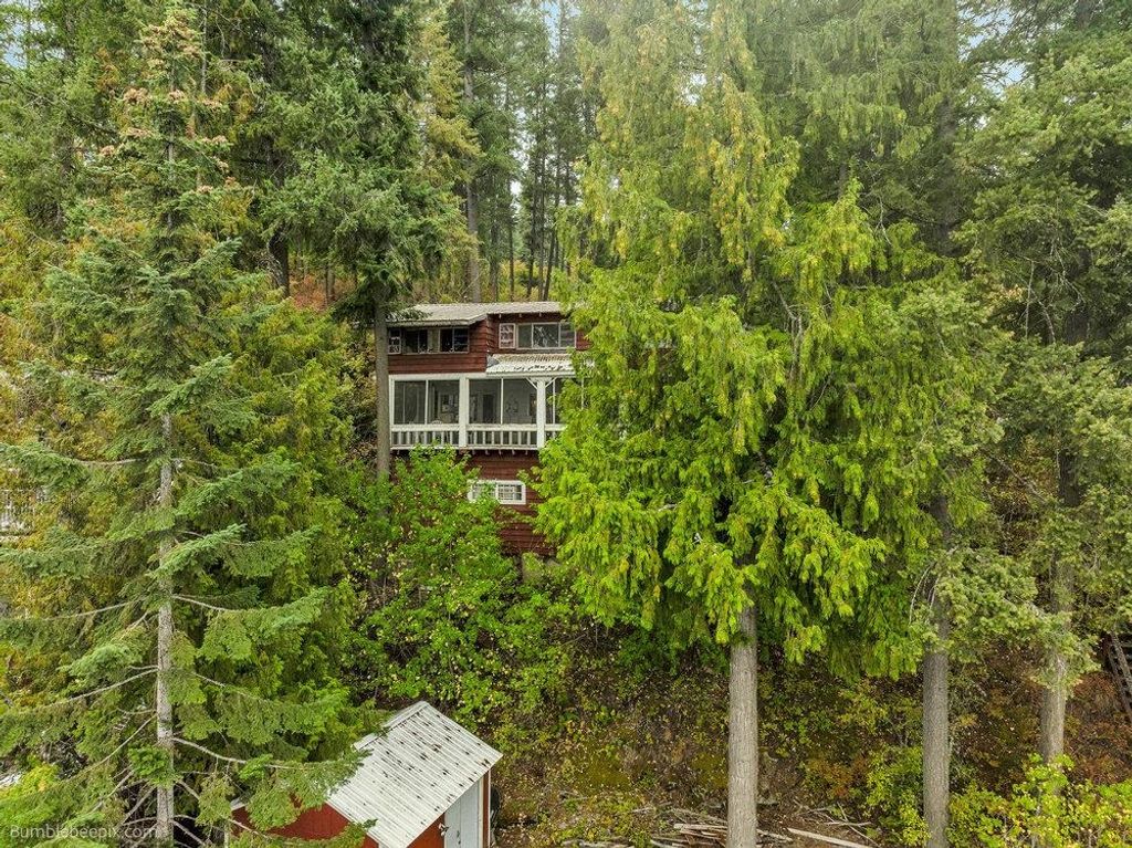 12222 N West Newman Lake Dr, Newman Lake, WA 99025
