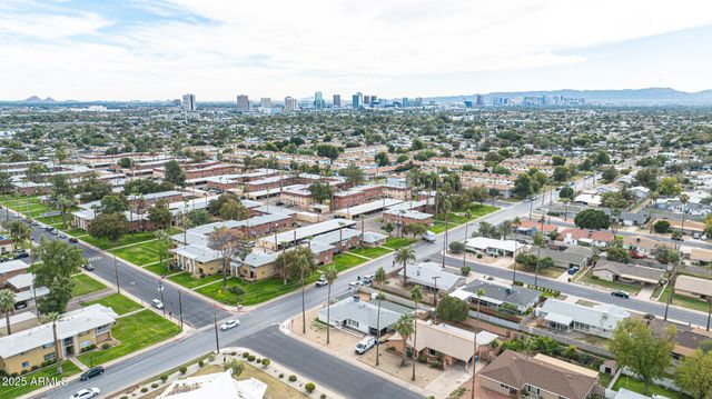 1707 W HIGHLAND Avenue, Phoenix, AZ 85015