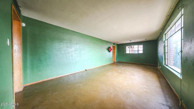 1707 W HIGHLAND Avenue, Phoenix, AZ 85015