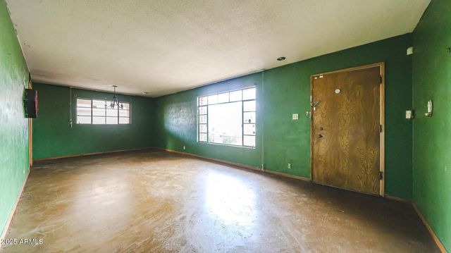 1707 W HIGHLAND Avenue, Phoenix, AZ 85015