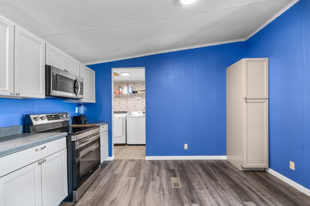 2056 Kristin Dr, Centerville, TN 37033