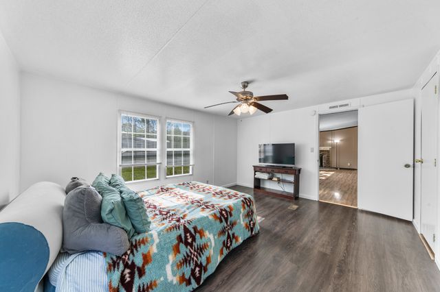 2056 Kristin Dr, Centerville, TN 37033