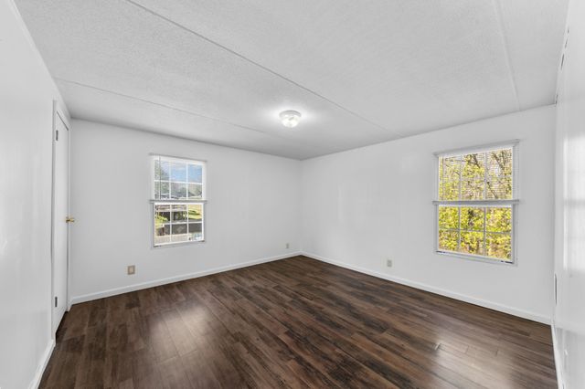 2056 Kristin Dr, Centerville, TN 37033