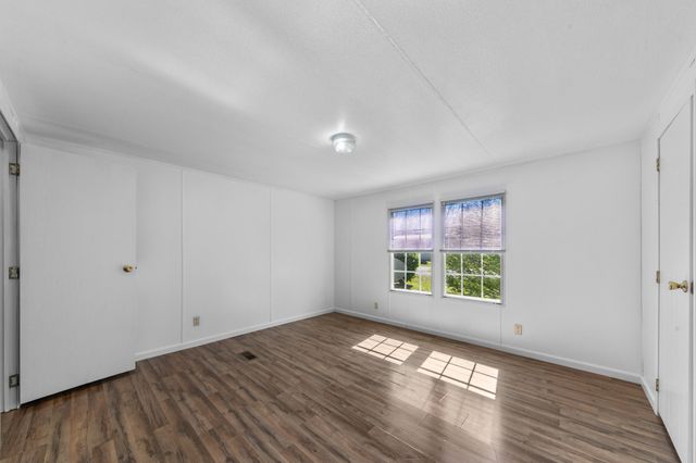 2056 Kristin Dr, Centerville, TN 37033