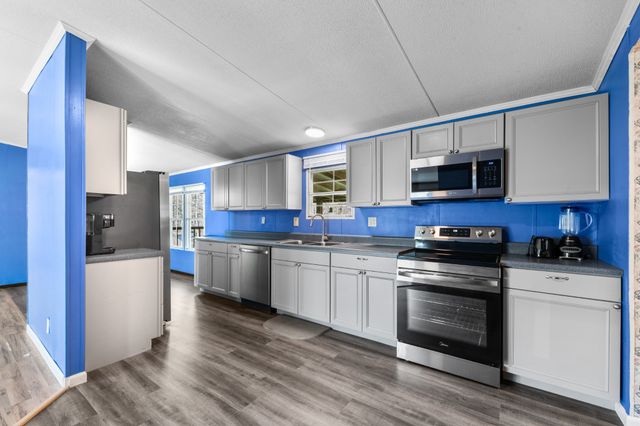 2056 Kristin Dr, Centerville, TN 37033
