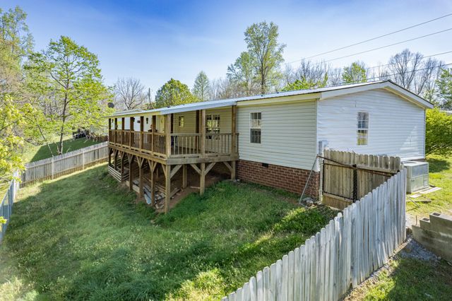 2056 Kristin Dr, Centerville, TN 37033