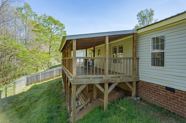 2056 Kristin Dr, Centerville, TN 37033