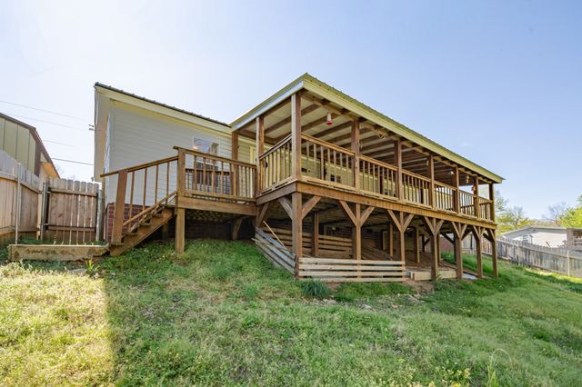 2056 Kristin Dr, Centerville, TN 37033