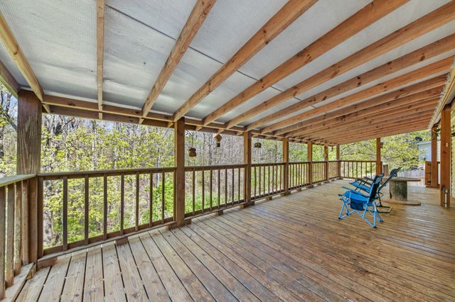 2056 Kristin Dr, Centerville, TN 37033