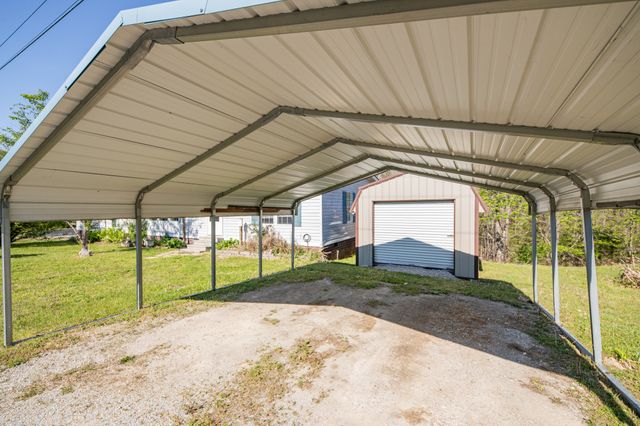 2056 Kristin Dr, Centerville, TN 37033