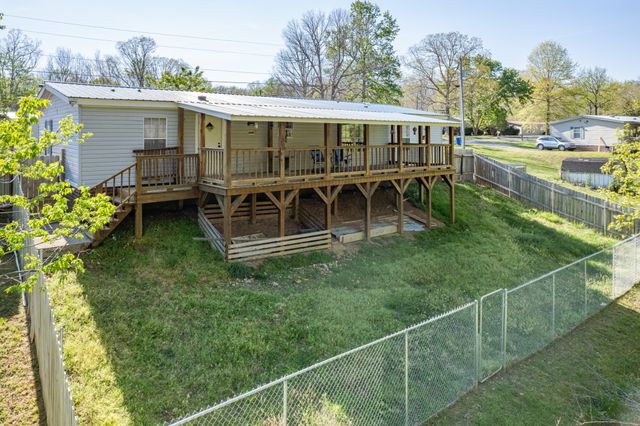 2056 Kristin Dr, Centerville, TN 37033