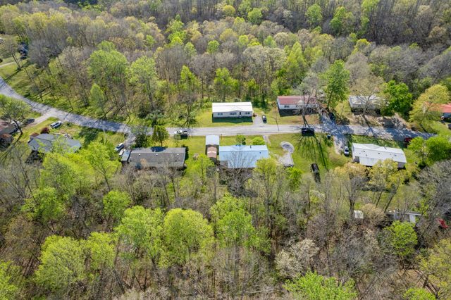 2056 Kristin Dr, Centerville, TN 37033