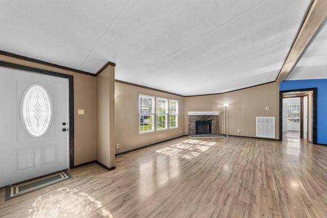 2056 Kristin Dr, Centerville, TN 37033