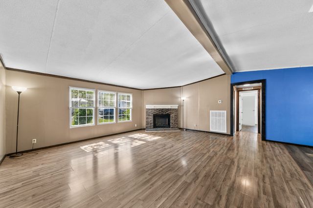 2056 Kristin Dr, Centerville, TN 37033