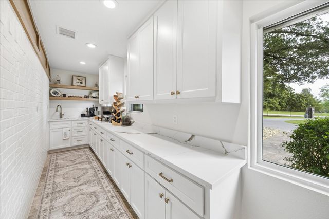 10740 Shepard Hill Road, Willis, TX 77318