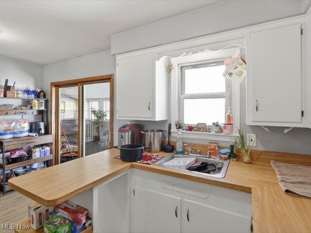 16241 Glenburn Avenue, Maple Heights, OH 44128