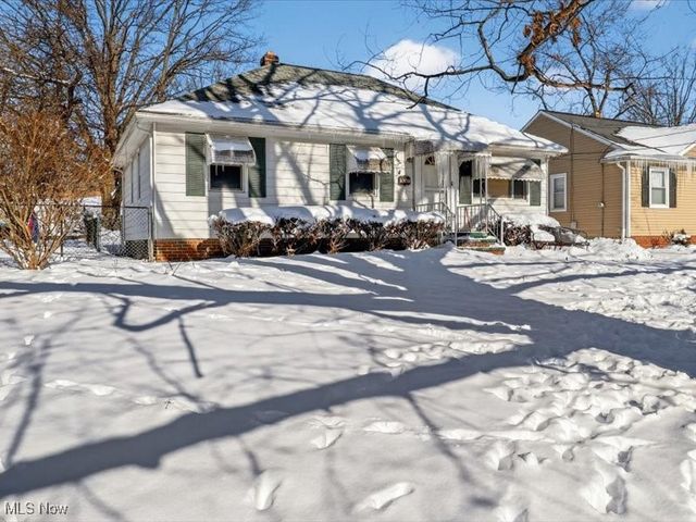 16241 Glenburn Avenue, Maple Heights, OH 44128