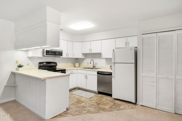 270 Summerwalk Circle, Chapel Hill, NC 27517