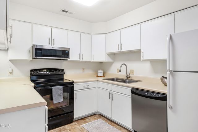 270 Summerwalk Circle, Chapel Hill, NC 27517
