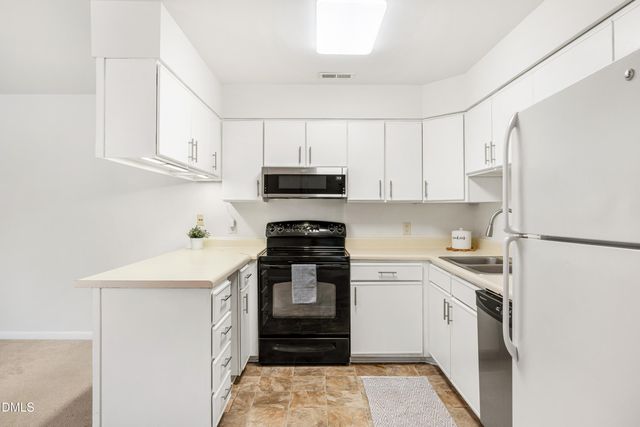 270 Summerwalk Circle, Chapel Hill, NC 27517