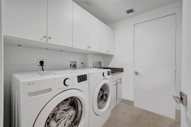 21200 Point Place 403, Aventura, FL 33180