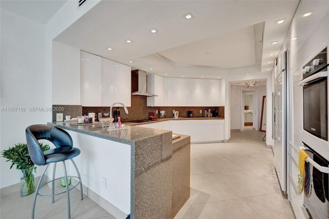 21200 Point Place 403, Aventura, FL 33180