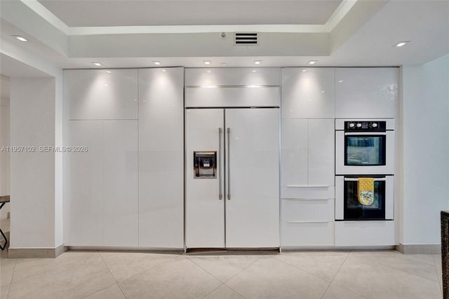 21200 Point Place 403, Aventura, FL 33180