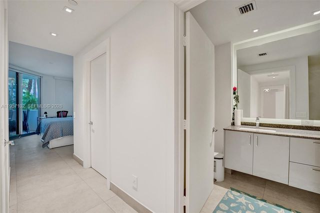 21200 Point Place 403, Aventura, FL 33180